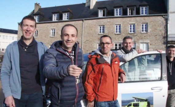 Vannes: Ils vont faire 5 500 km pour offrir un taxi à un habitant de Nianing